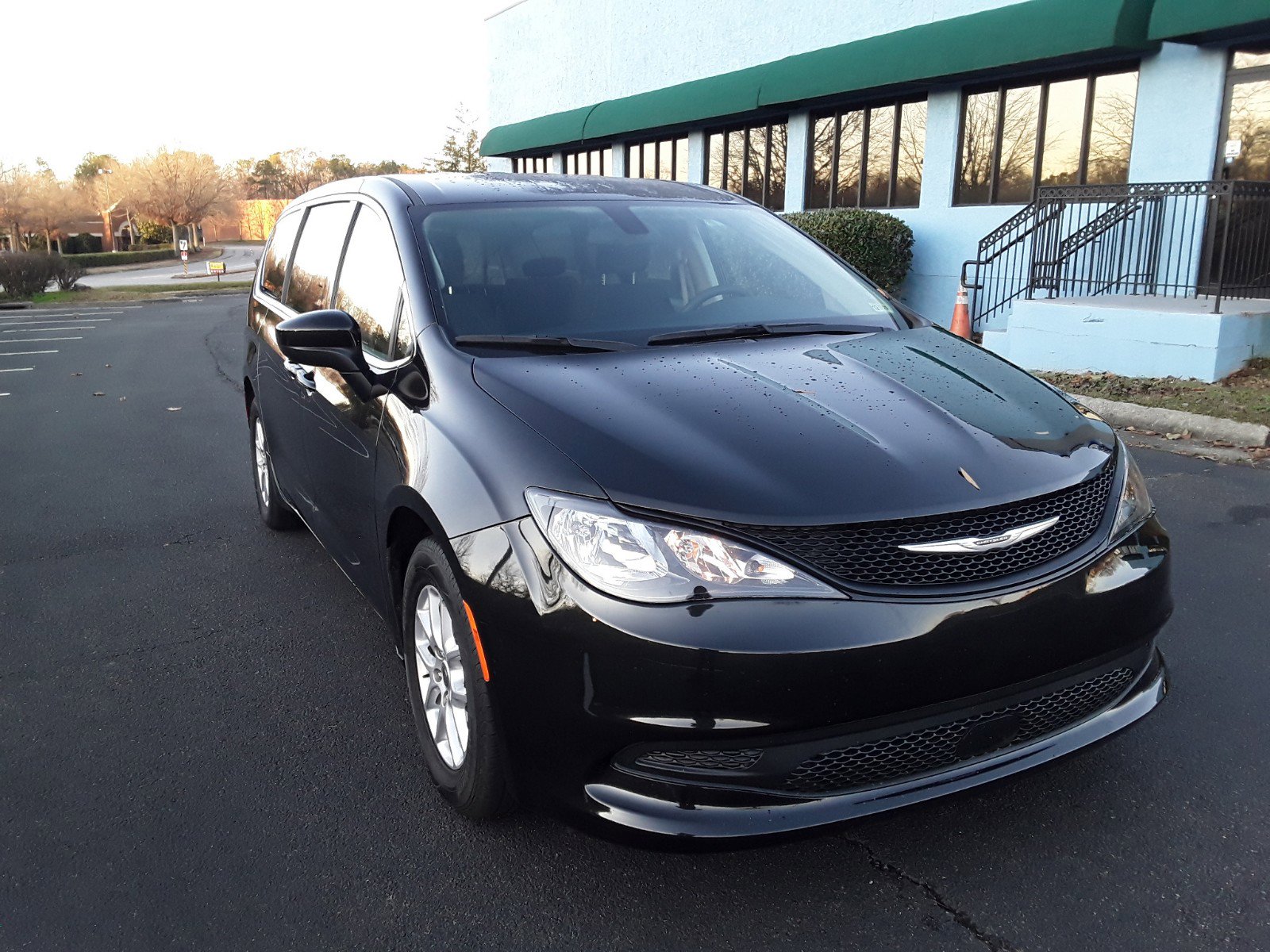 2022 Chrysler Voyager LX FWD