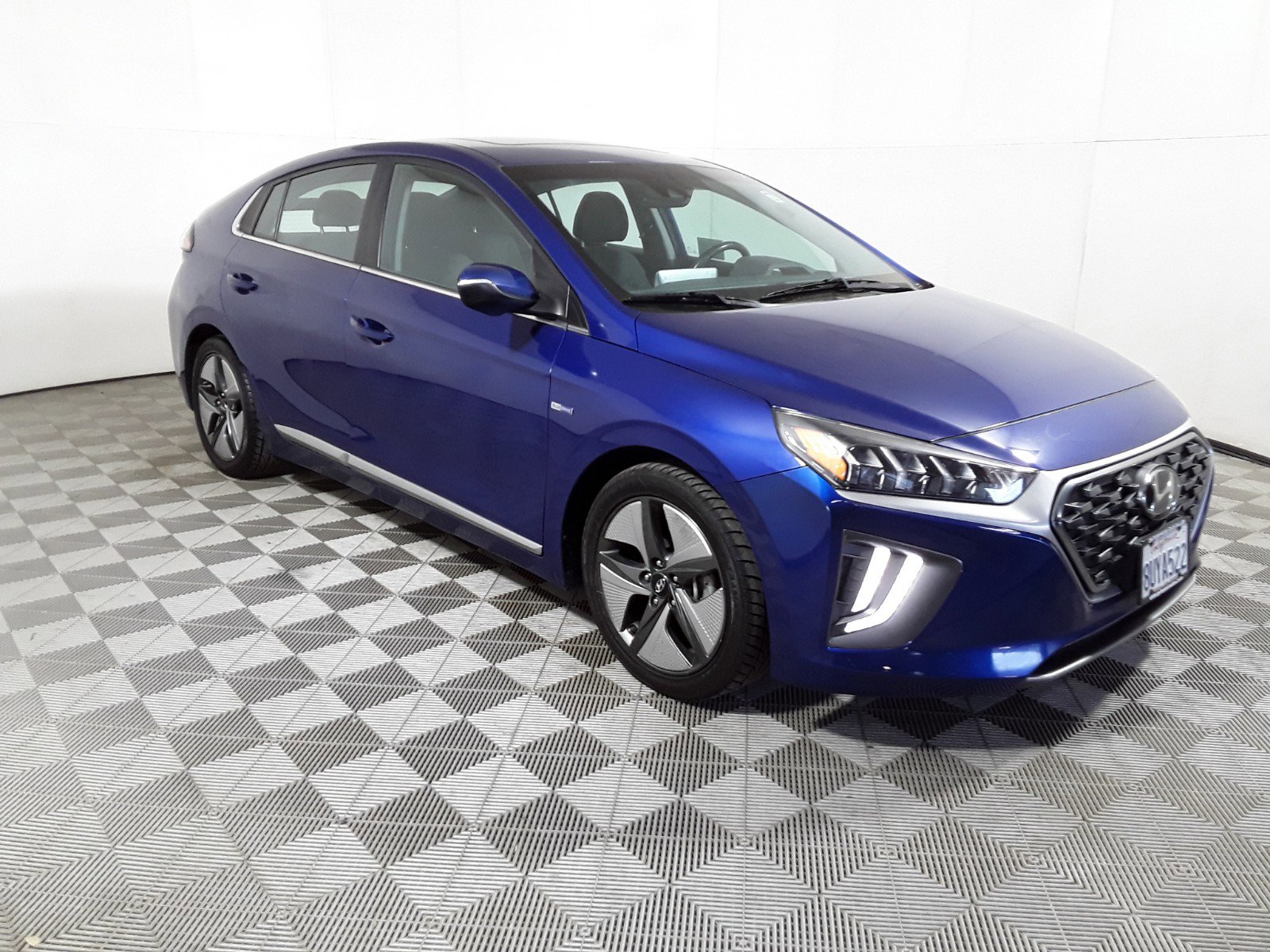 2020 Hyundai Ioniq Hybrid SEL Hatchback