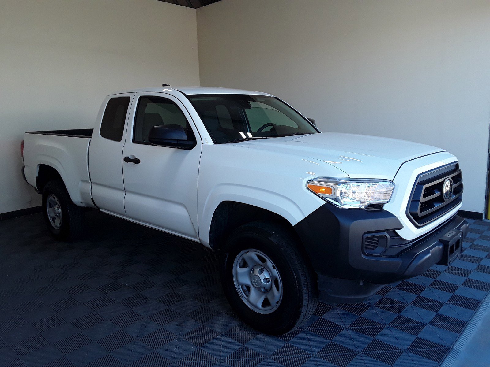 2023 Toyota Tacoma 2WD SR Access Cab 6' Bed I4 AT