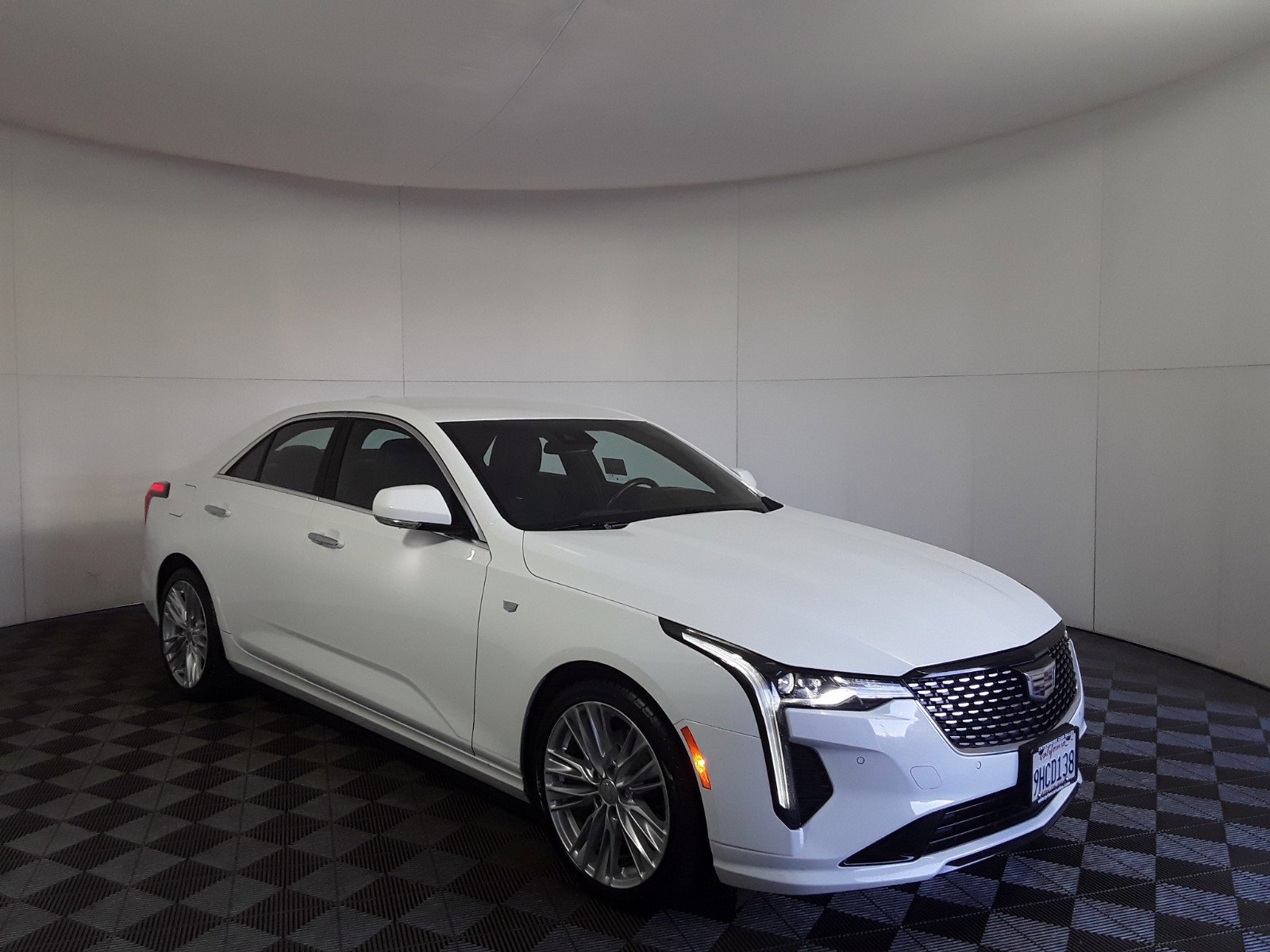 2023 Cadillac CT4 4dr Sdn Premium Luxury