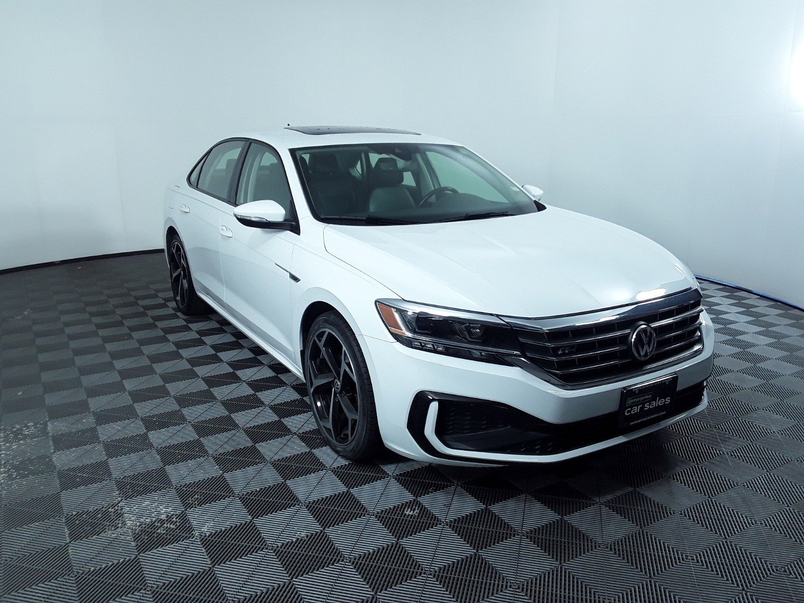 2020 Volkswagen Passat 2.0T R-Line Auto