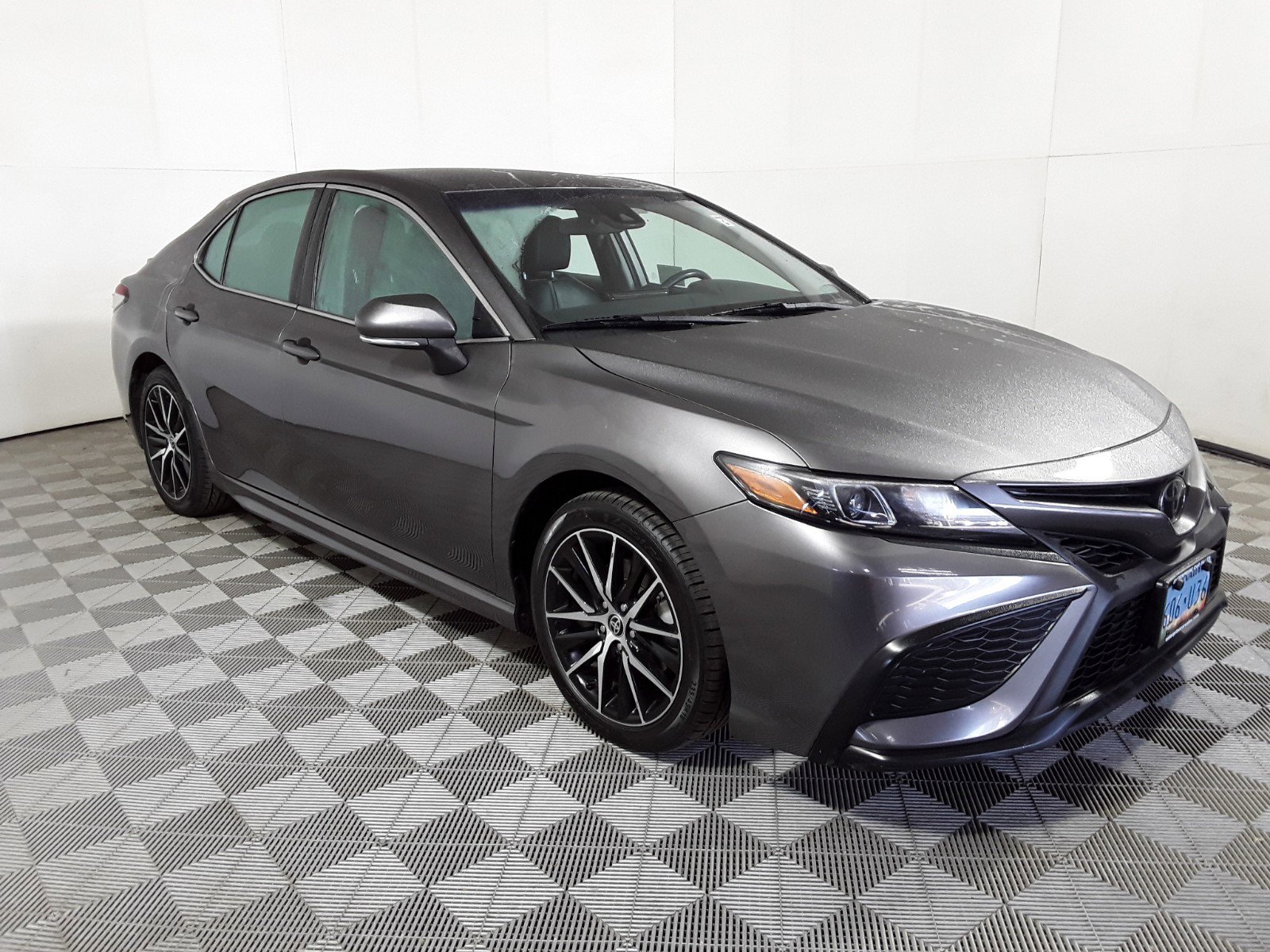 2022 Toyota Camry SE Auto