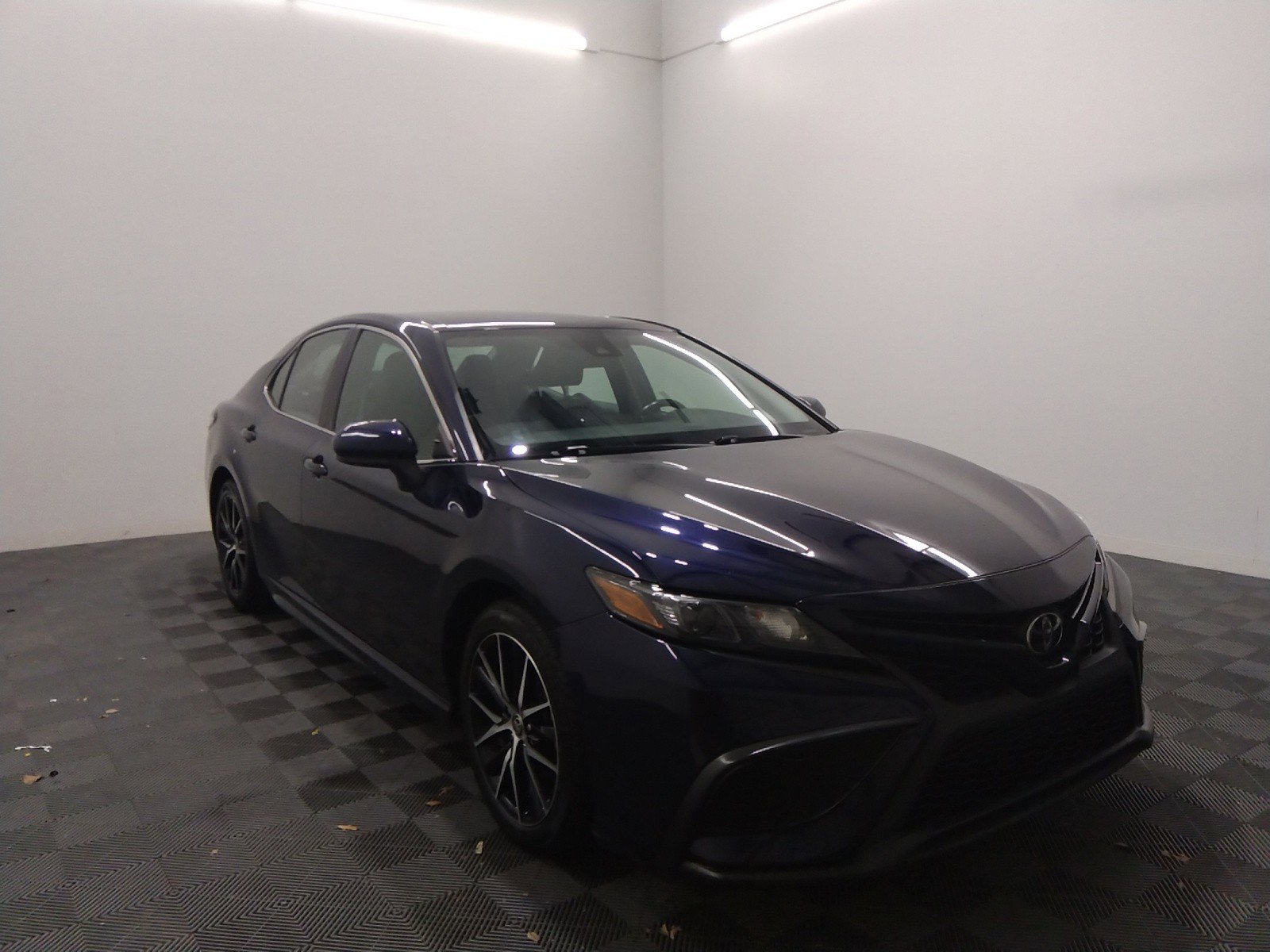 Used 2021 Toyota Camry SE Auto