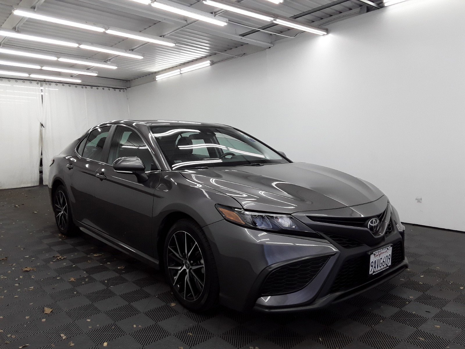 Used 2022 Toyota Camry SE Auto