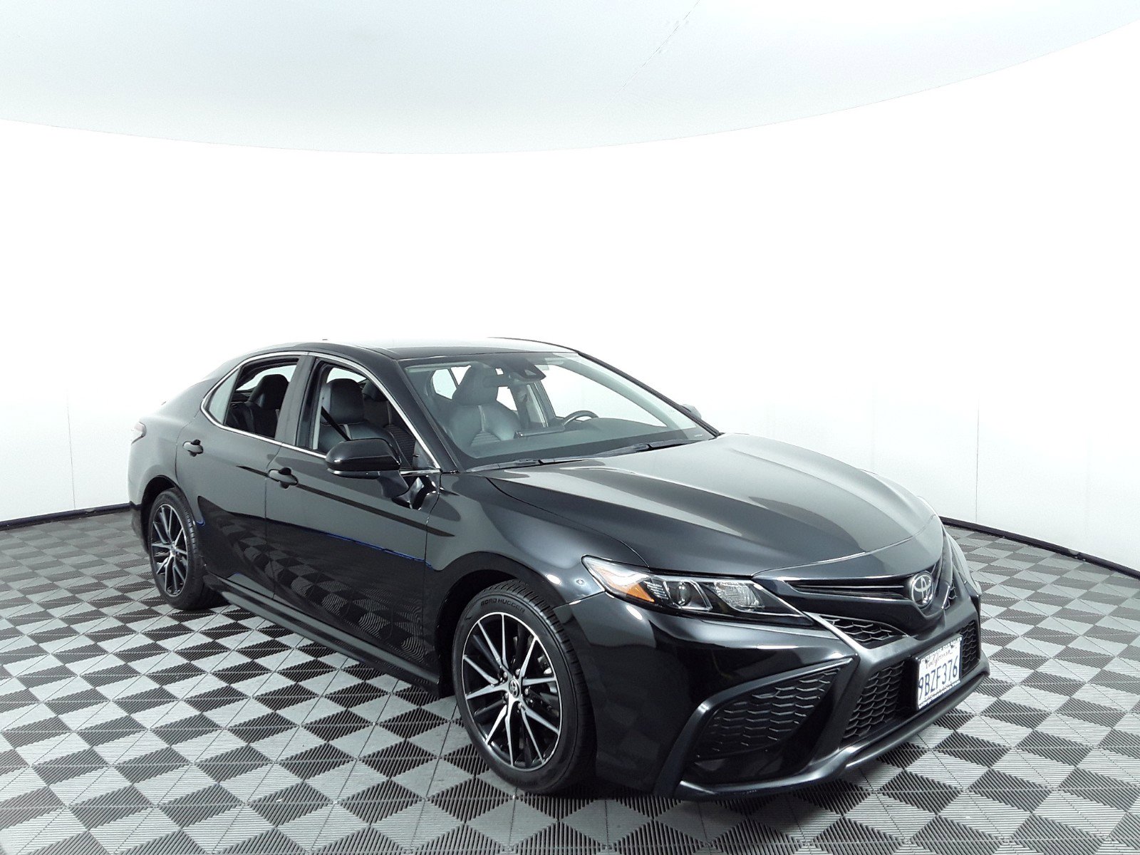 2021 Toyota Camry SE Auto