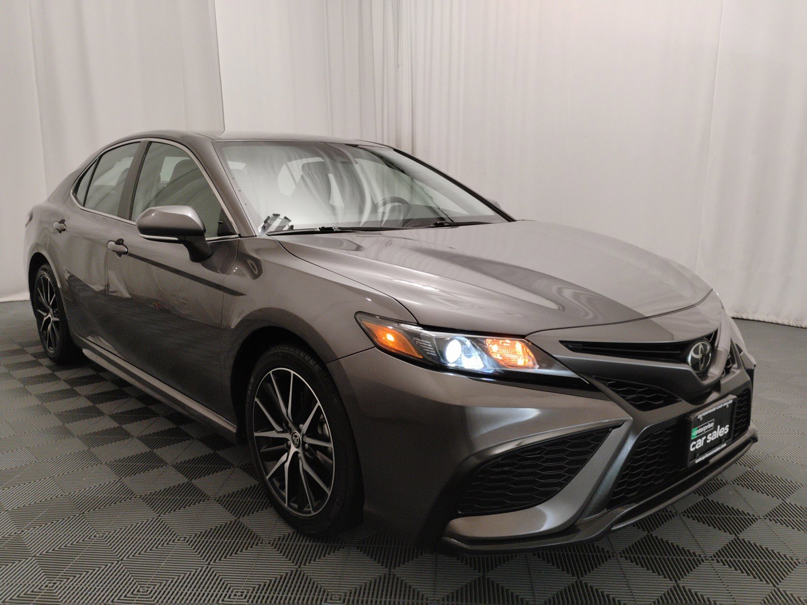 2023 Toyota Camry SE Auto