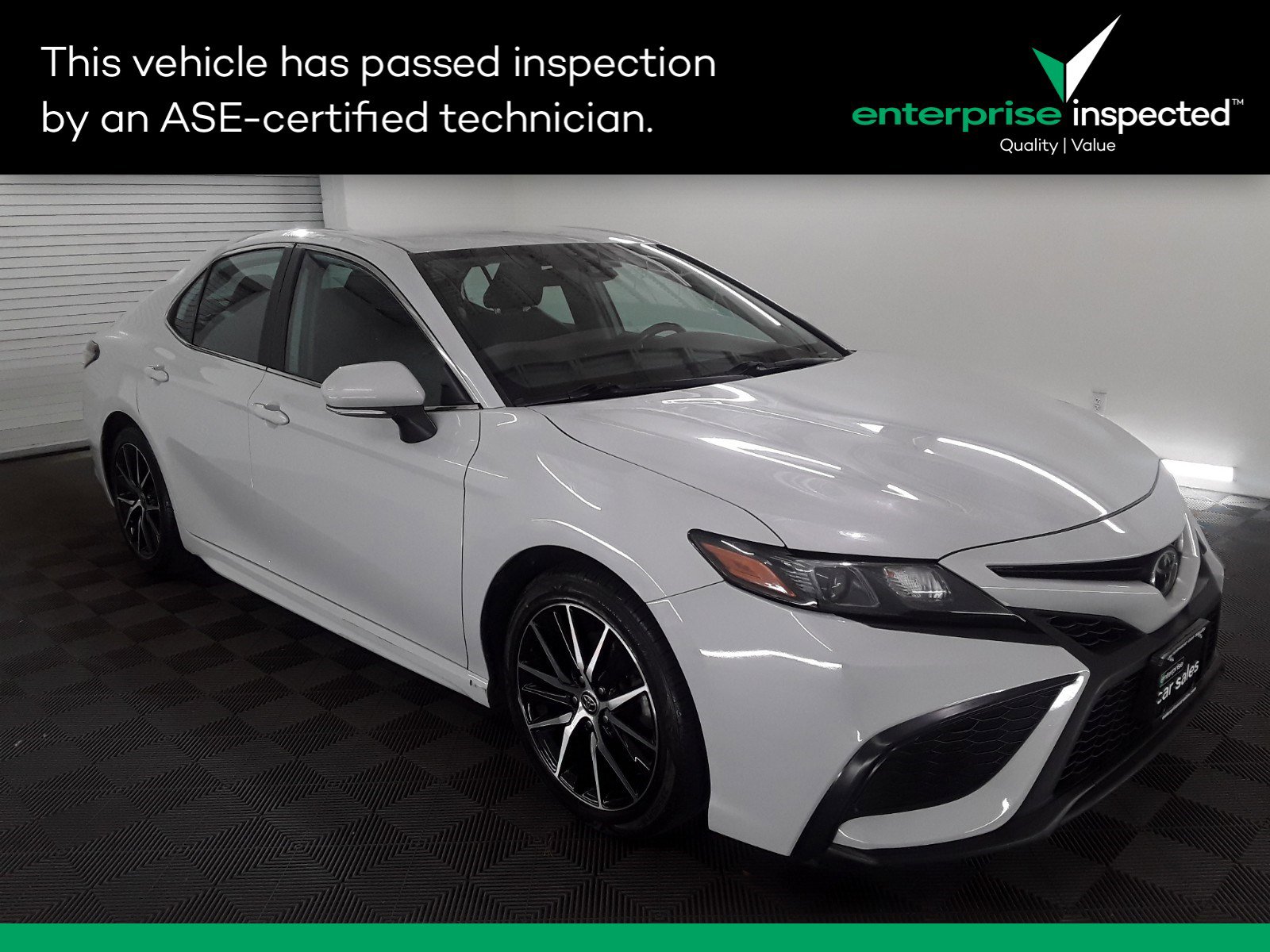 Used 2022 Toyota Camry SE Auto