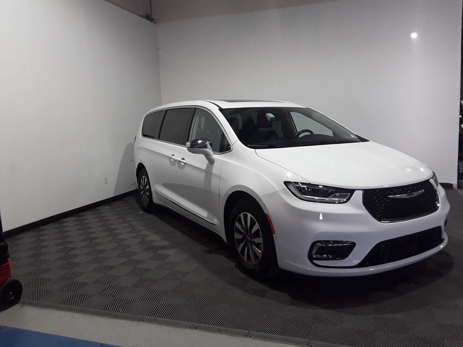 2022 Chrysler Pacifica Hybrid Limited FWD