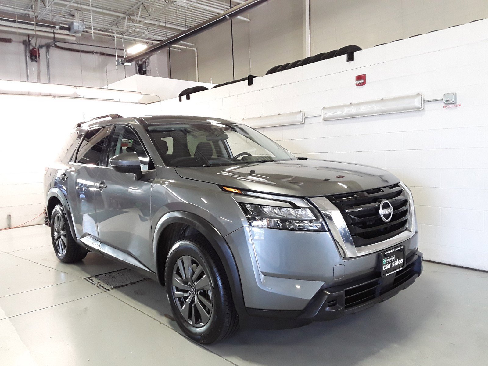 Used 2023 Nissan Pathfinder SV