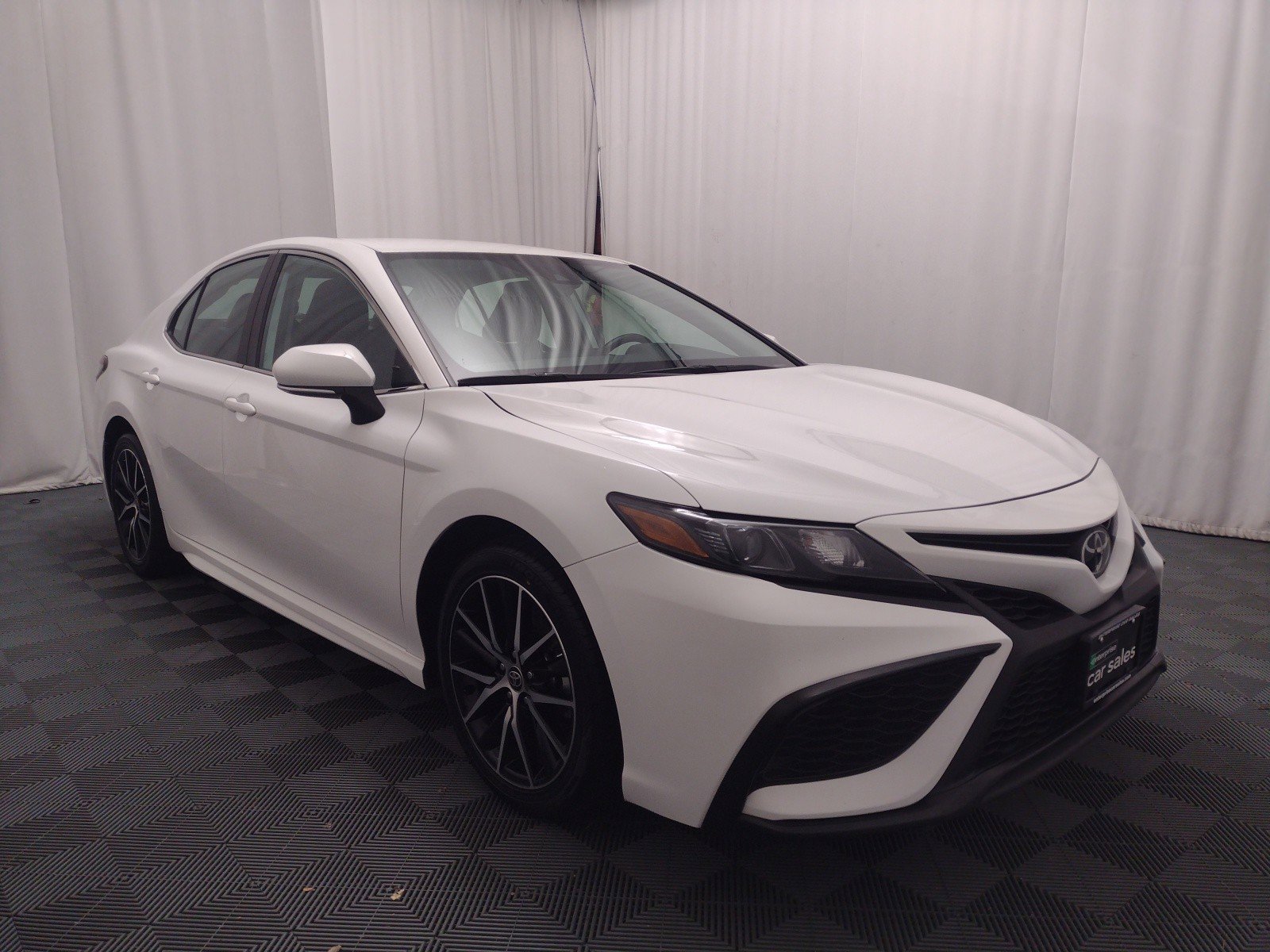 2023 Toyota Camry SE Auto