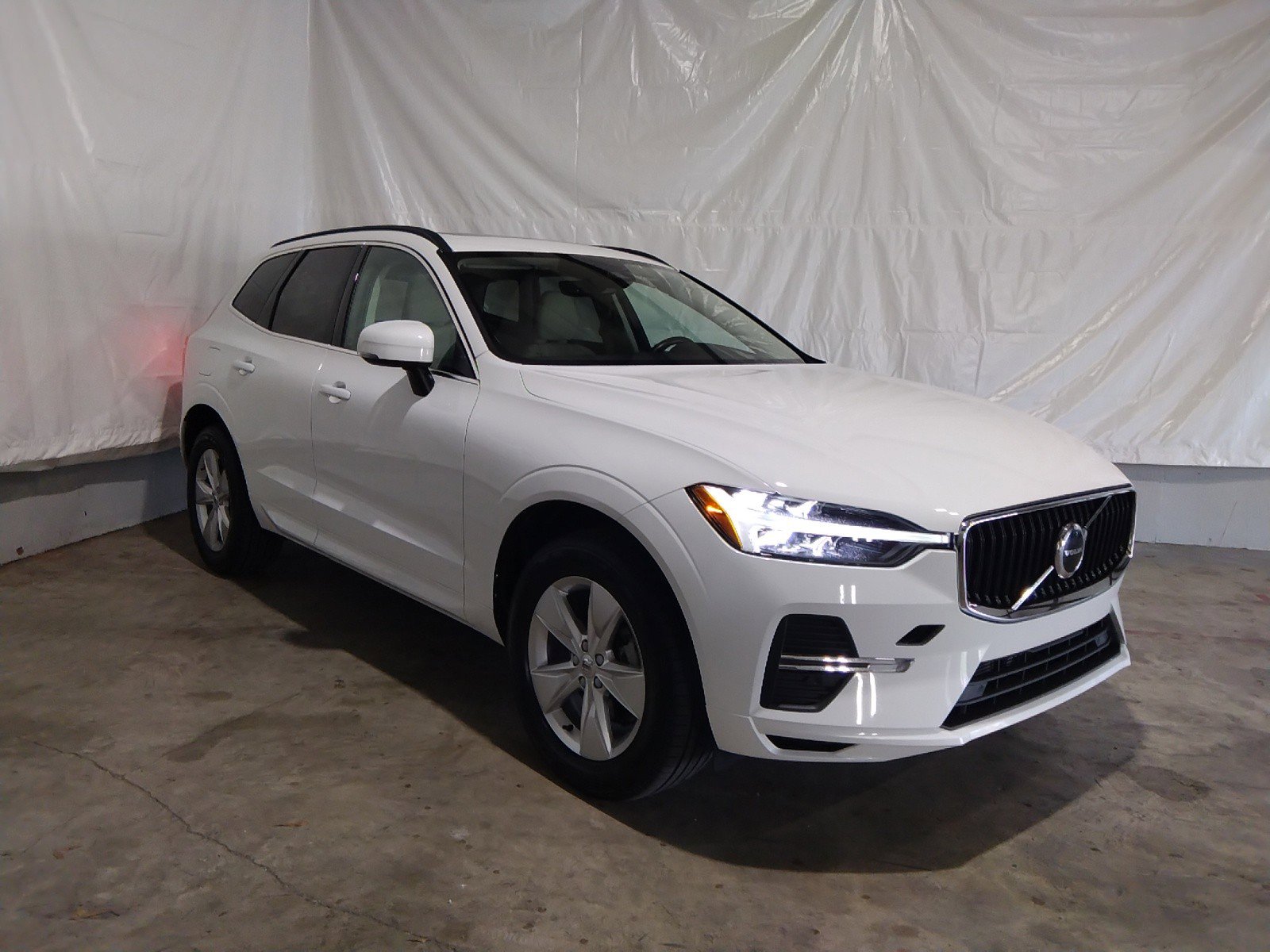 Used 2022 Volvo XC60 B5 AWD Momentum