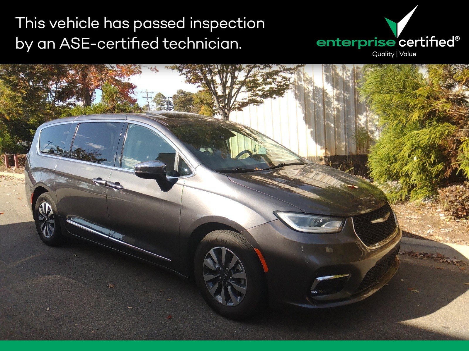 Used 2022 Chrysler Pacifica Hybrid Limited FWD