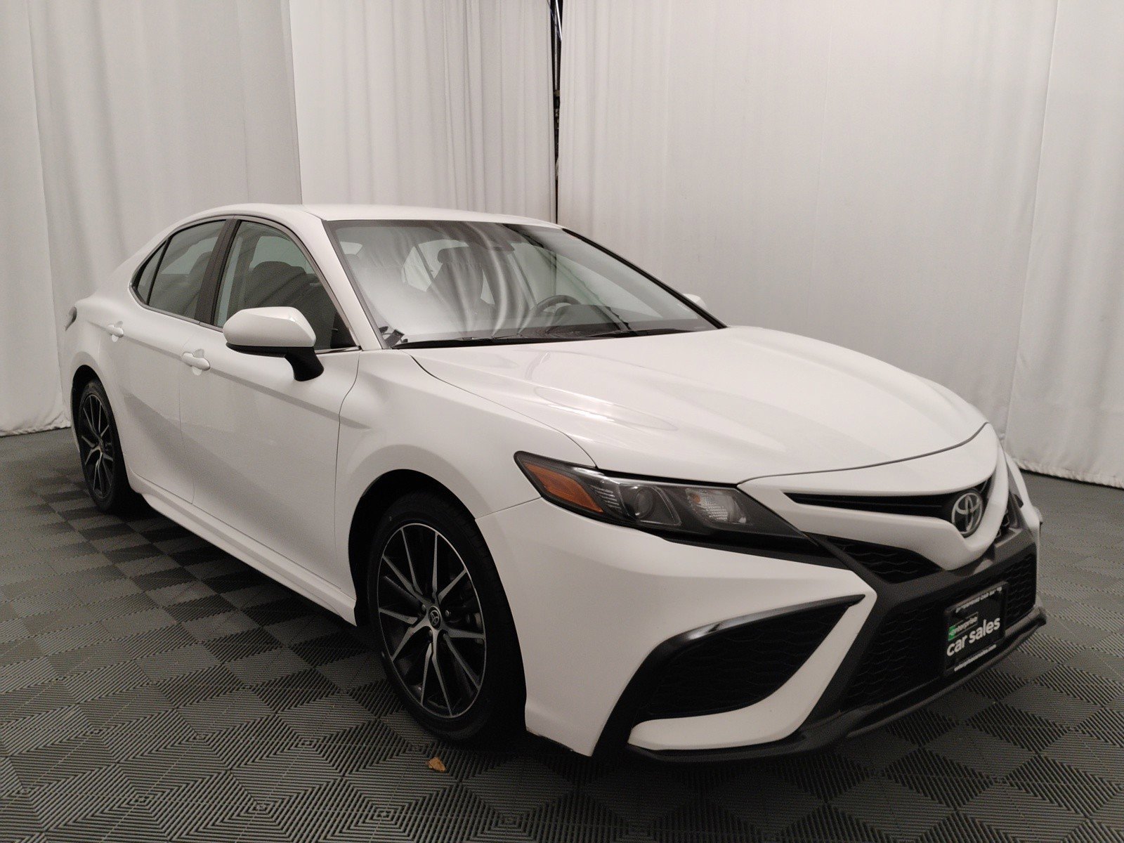 2021 Toyota Camry SE Auto