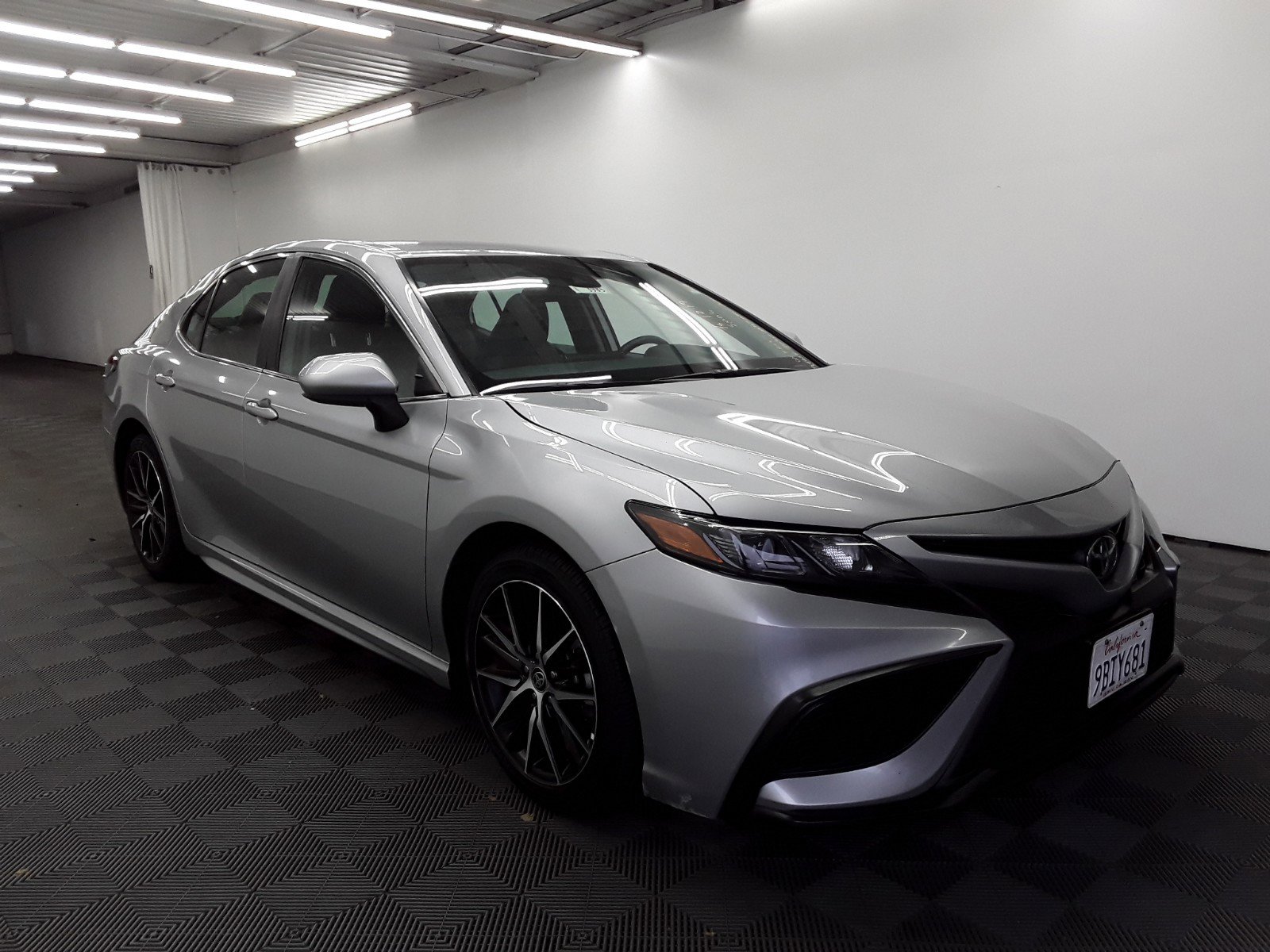 2021 Toyota Camry SE Auto