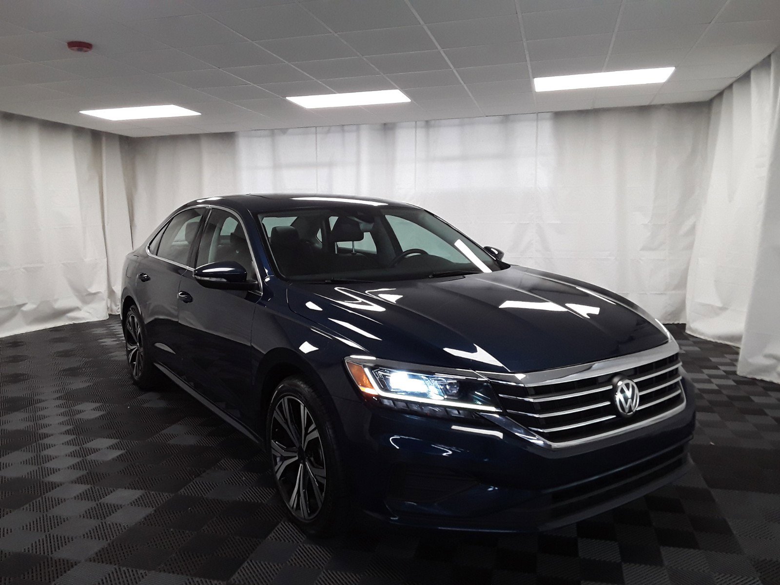 2022 Volkswagen Passat 2.0T SE Auto